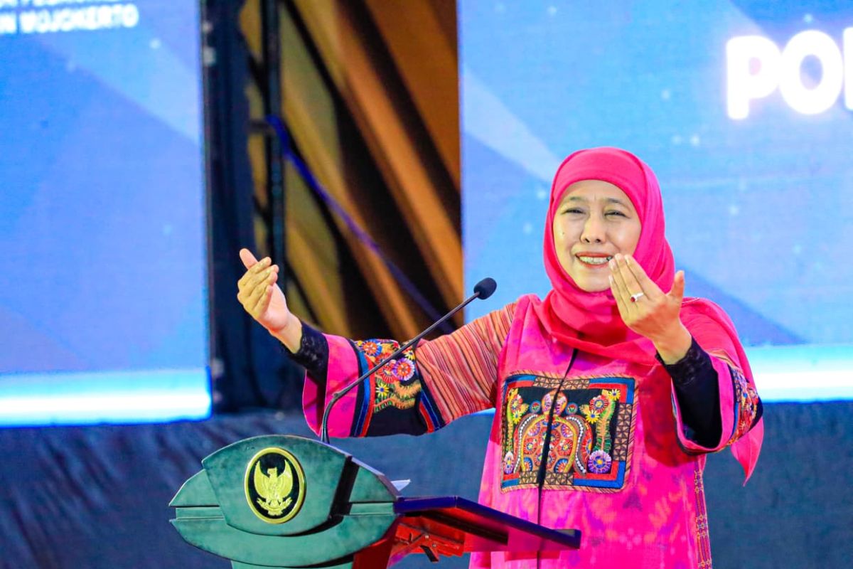 Khofifah Urges Santri to Balance Productivity and Spirituality