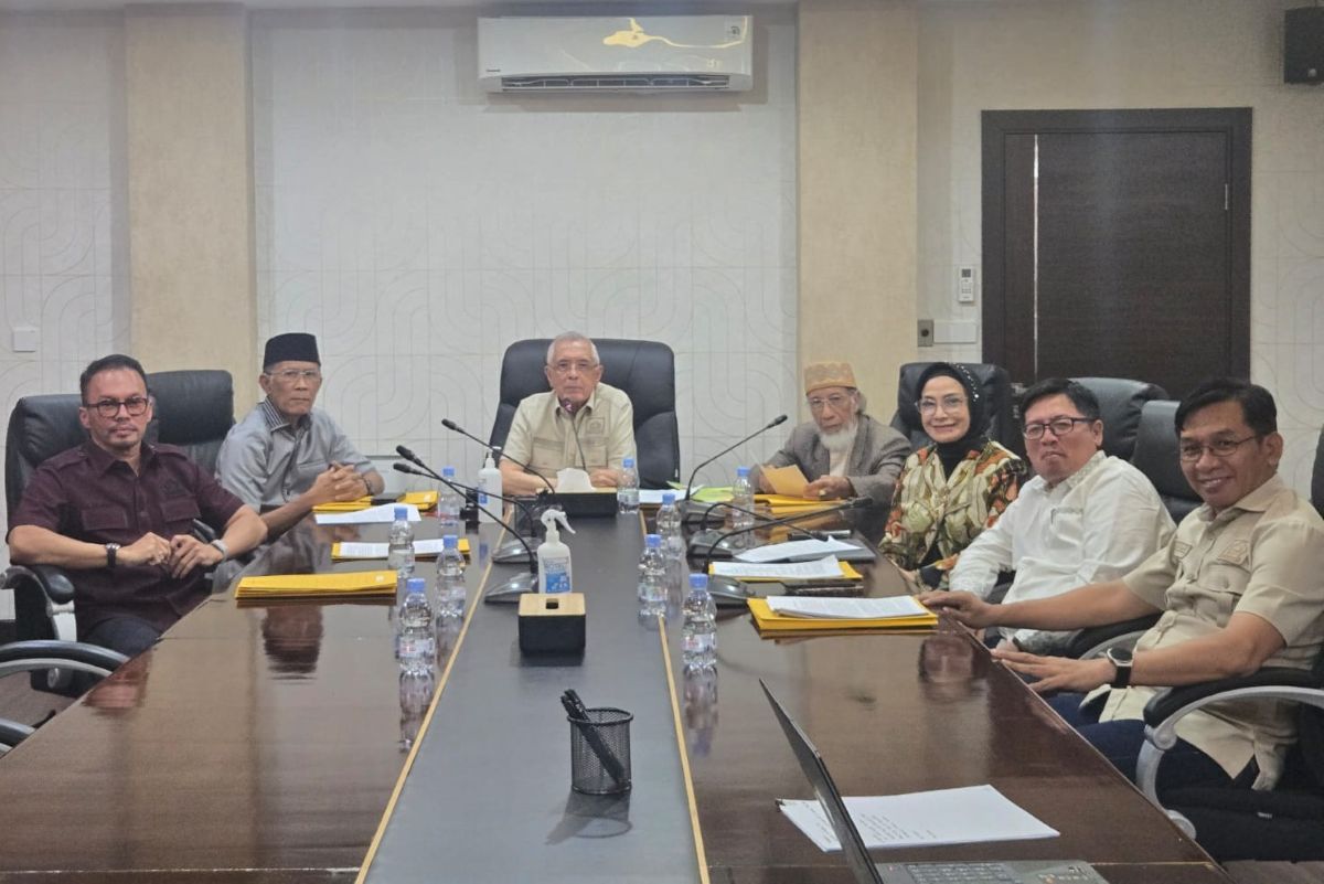 Three Golkar Cadres Sanctioned for Social Media Violations