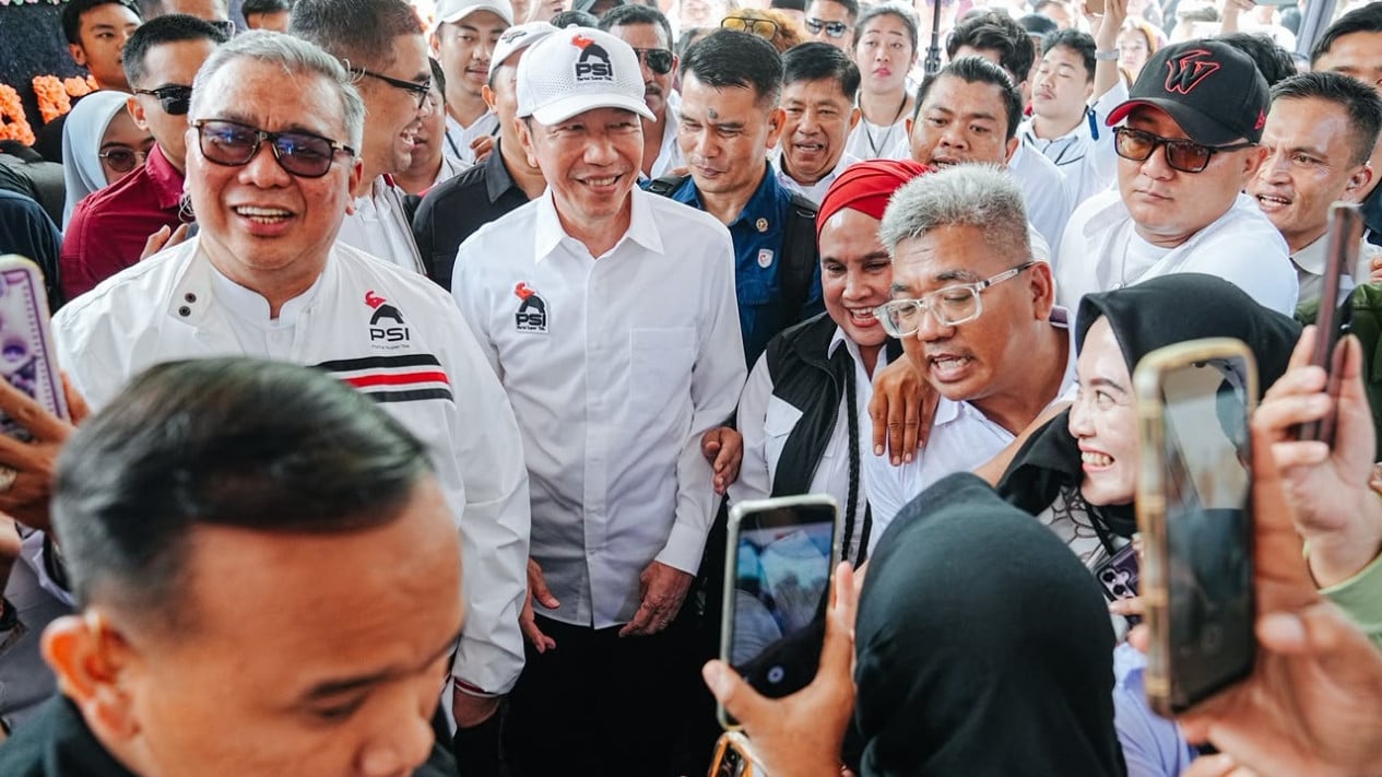 Jokowi Urges PSI to Aim Beyond Parliament, Target Bigger Wins in 2029