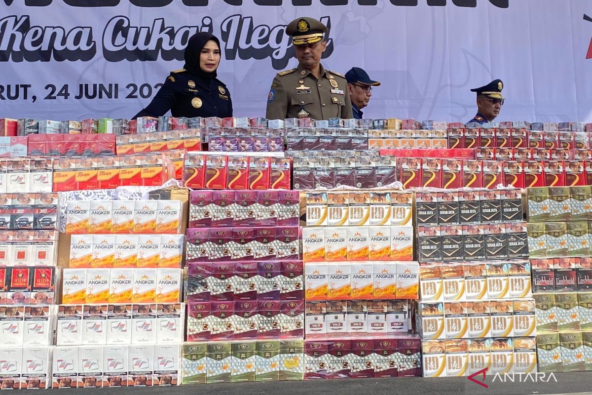 West Java Legislator Calls for Deterrent Effect on Illegal Cigarette Traffickers