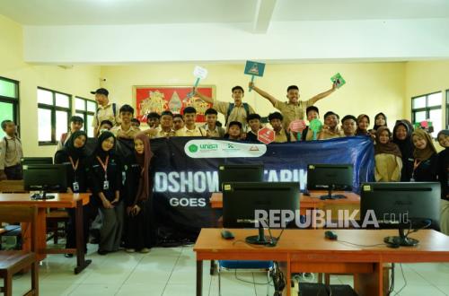 ANTARIKSA Goes to School: UNISA Students Campaign Against Online Gambling in Yogyakarta Schools