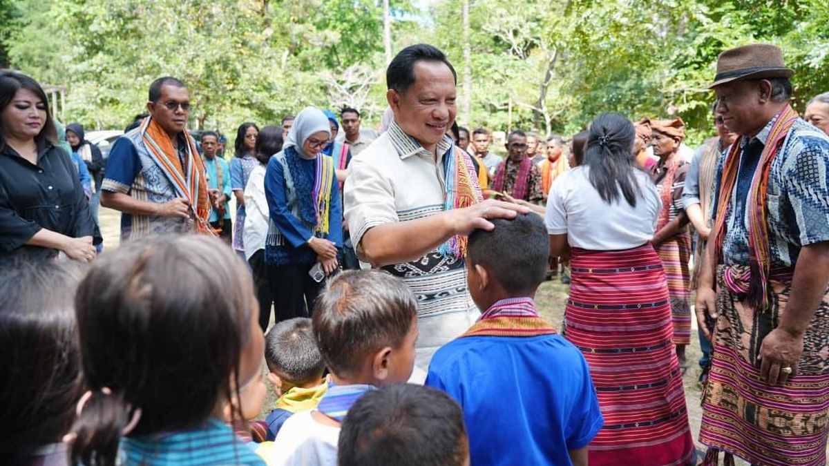 Minister Tito Encourages Matabesi Traditional Village to Become Cultural Heritage and Tourist Destination
