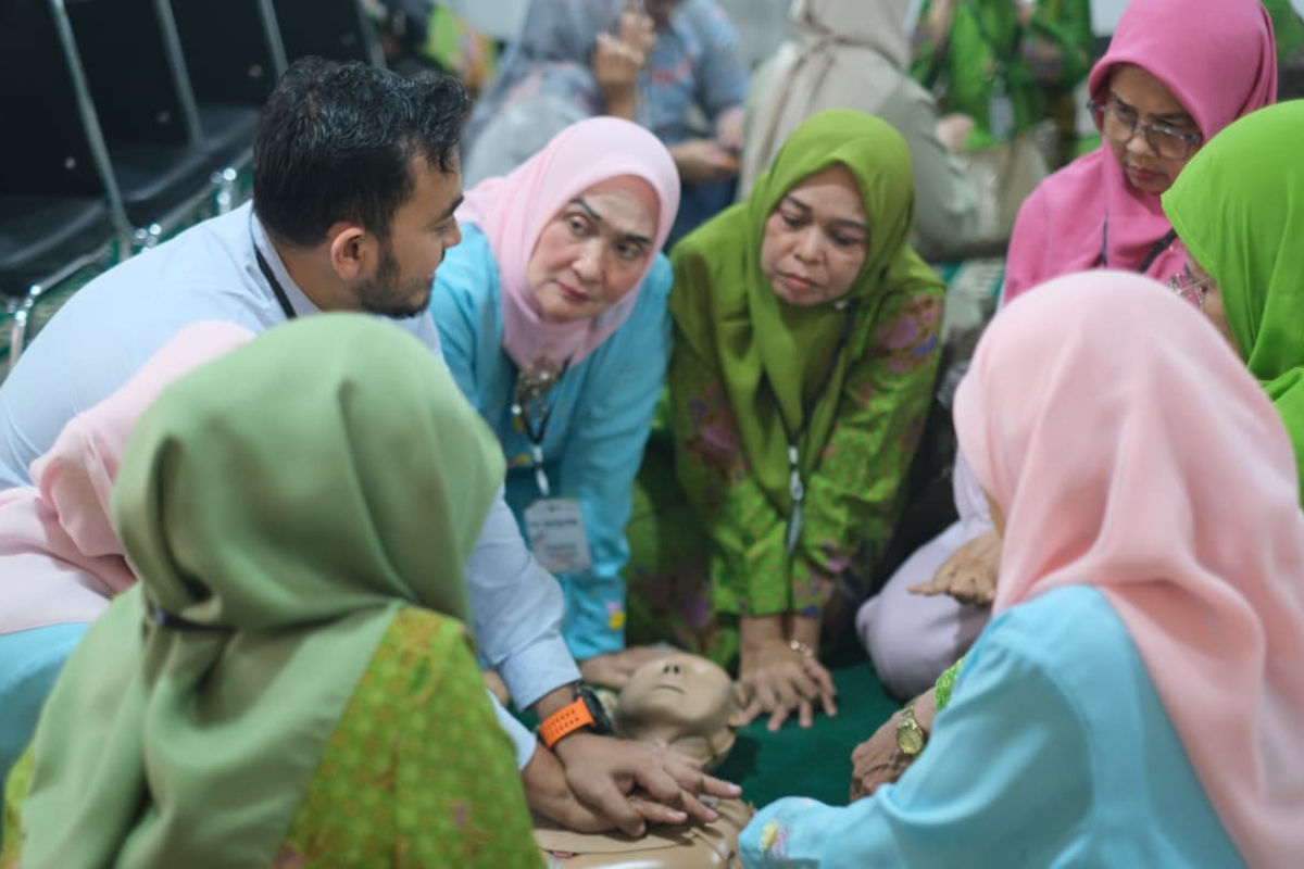 FKUI-RSCM and NU Muslimat Educate Public on Emergency First Aid for the Elderly