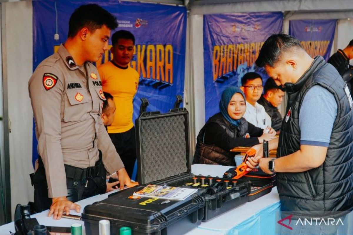 Bogor Police's Bhayangkara Fest Provides Passport Services on Holiday