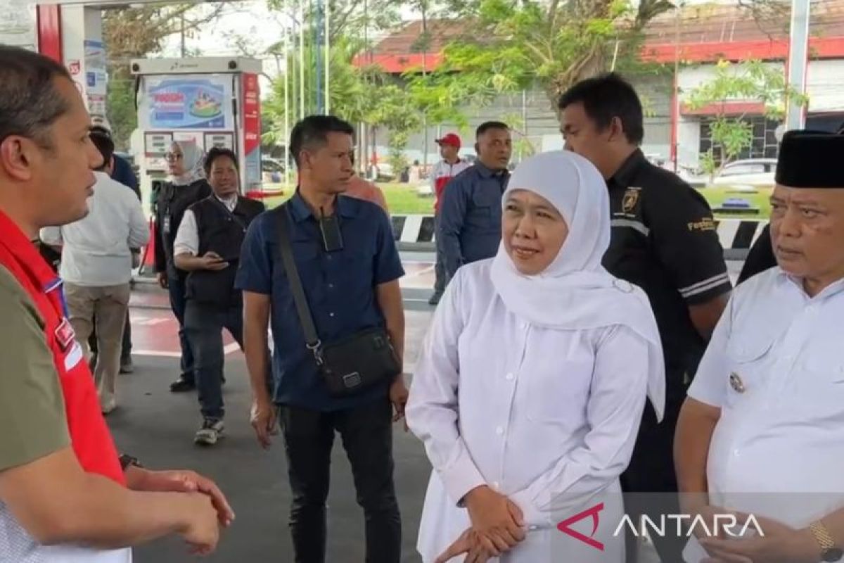 Khofifah Confirms Subsidised Fuel Stock in East Java is Secure