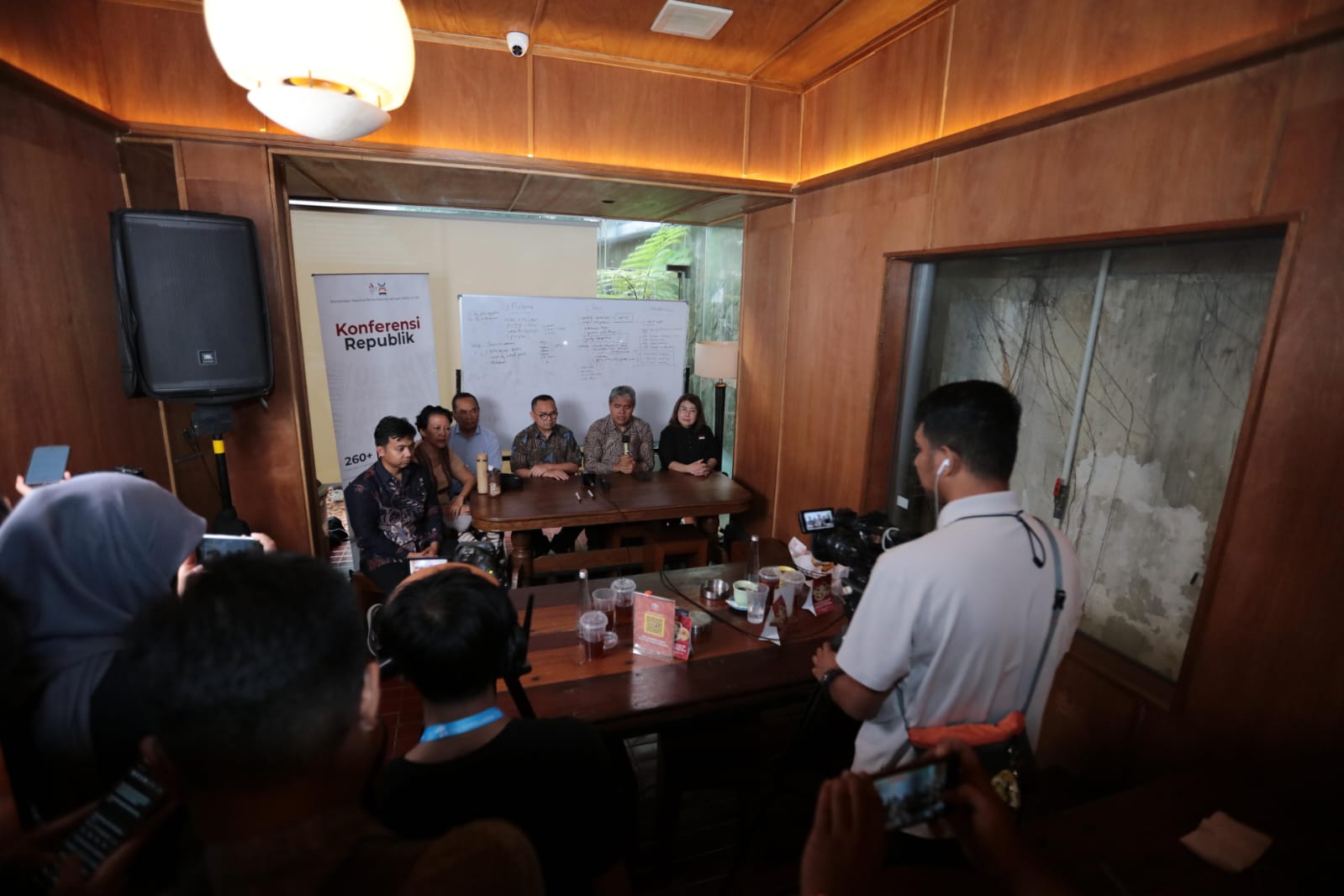Republic Conference Consolidation Agrees on Common Platform and Selects 20 Formateur Names