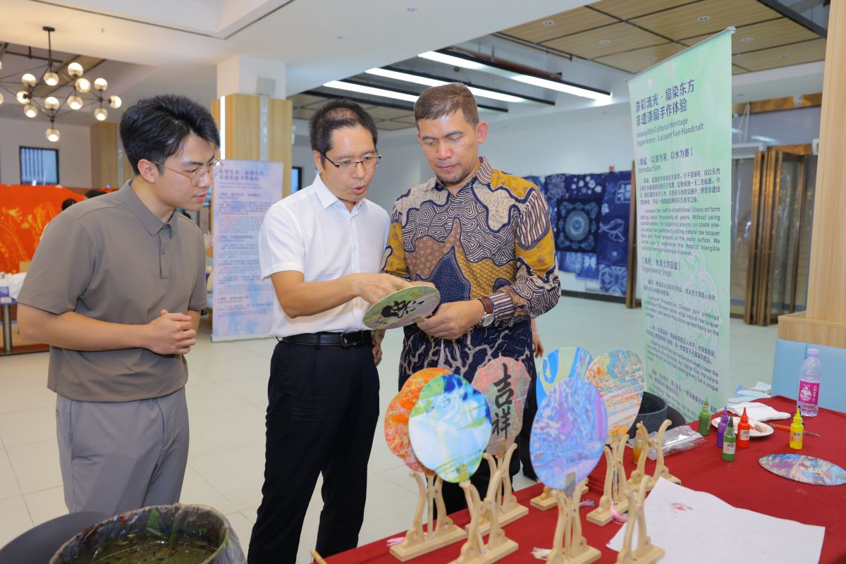 ASEAN Youth Explore AI Innovation and Cooperation in Guangxi, China