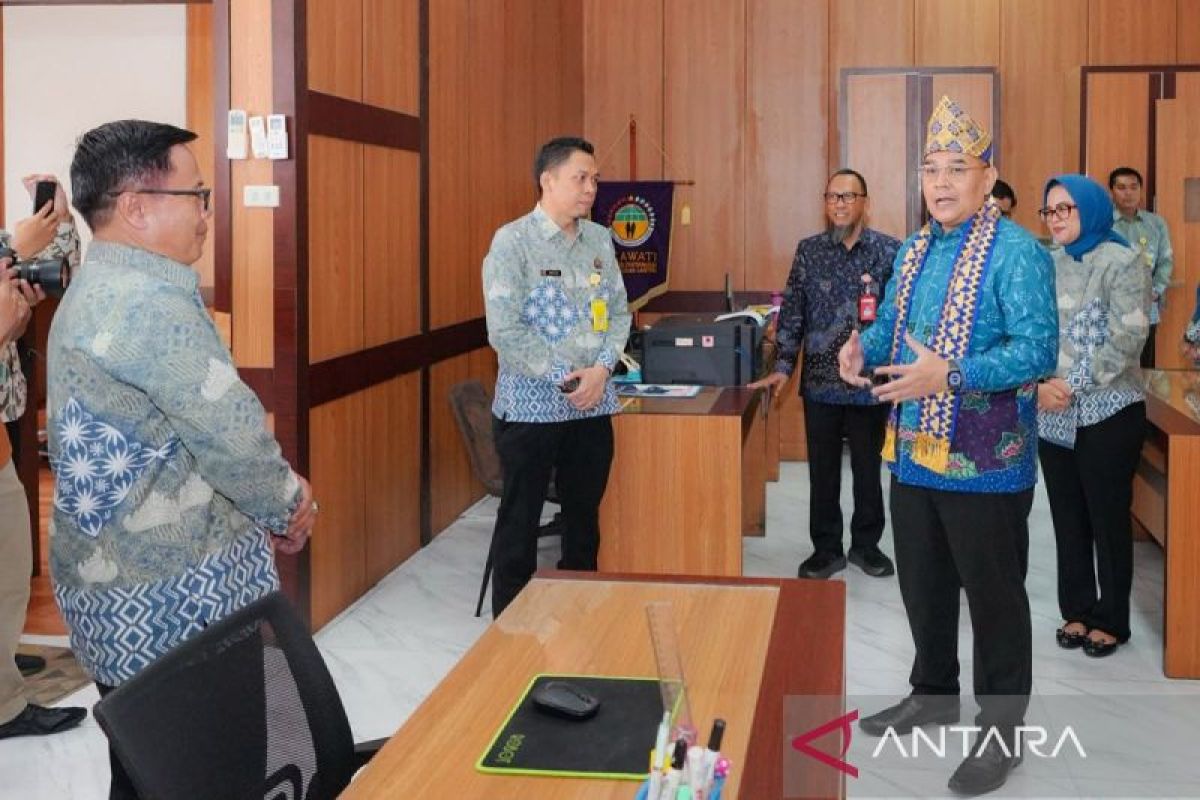 Minister: Weekend Land Services Aim to Meet Public Needs