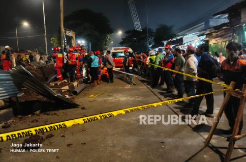 Governor Pramono Invites Lawsuit Over Child's Death in DKI Project Hole