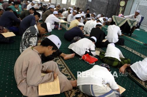Why Pesantren Remain Relevant in the Era of Digital Disruption