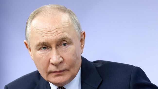 Putin Admits Ukraine's Deep Strikes Are Causing Fuel Shortages in Russia