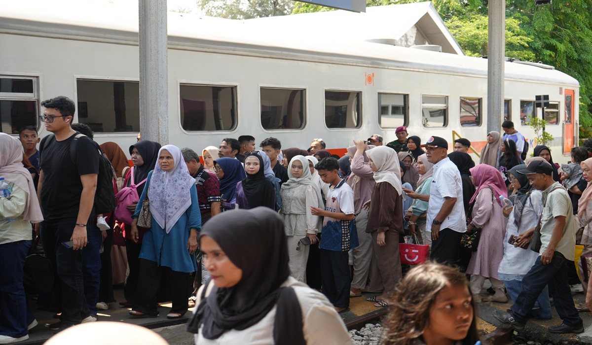 Pariaman Ekspres Train Passengers Surge During Peak of 2026 Tabuik Festival