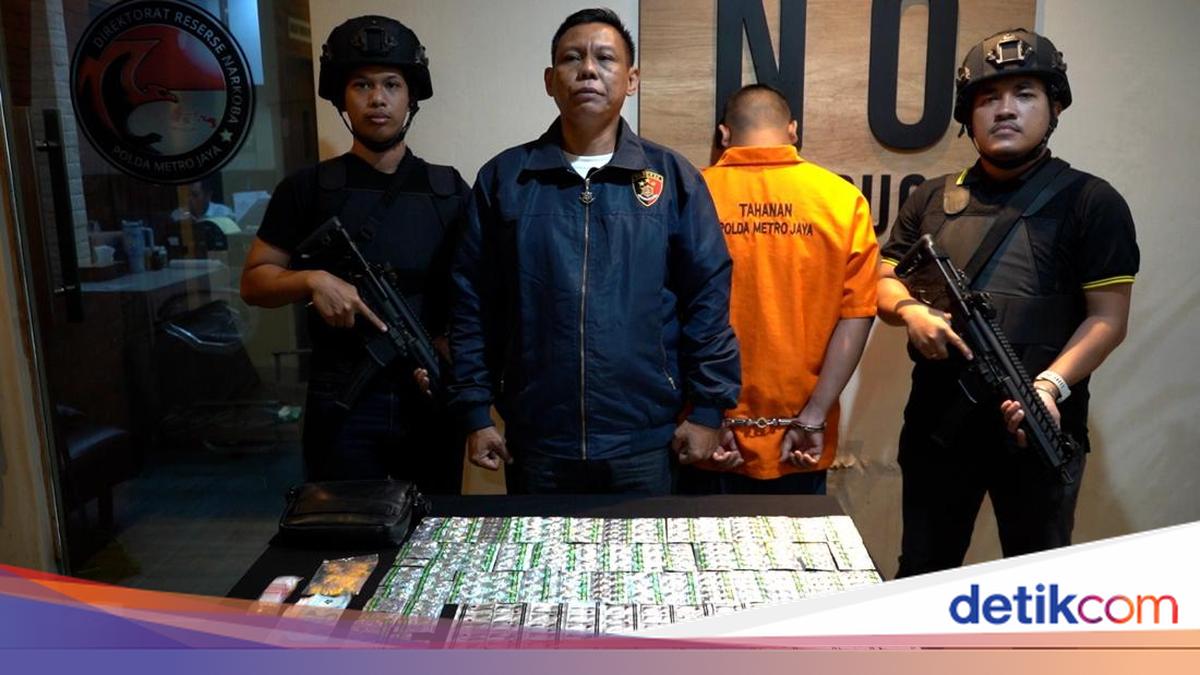 Tramadol Dealer Using Coffee Shop as Front in Bekasi Arrested, 693 Pills Seized