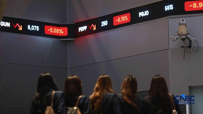 JCI Plunges Over 1% at Open, Falls Back to 5,700 Level