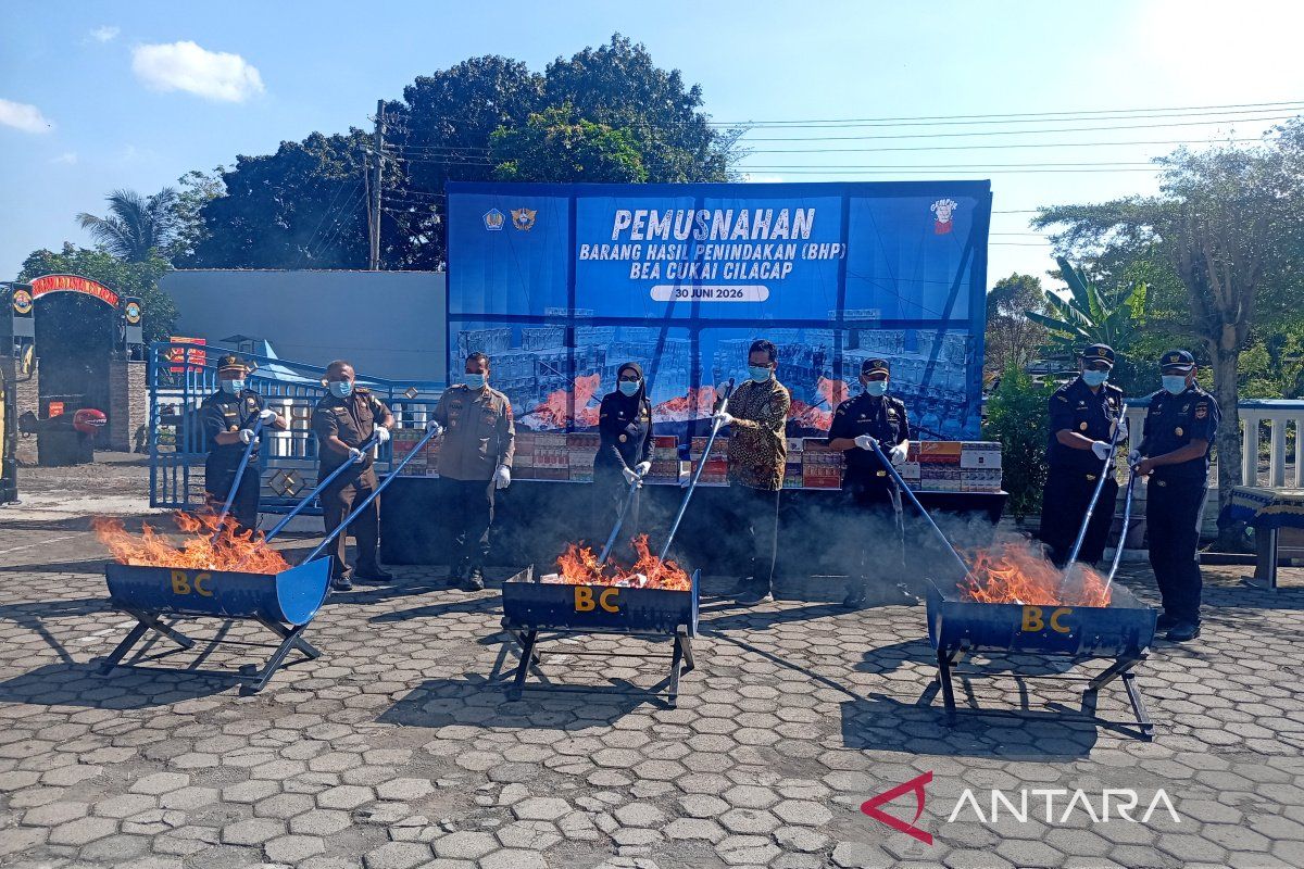 Cilacap Customs Destroys Rp1.3 Billion in Illegal Cigarettes