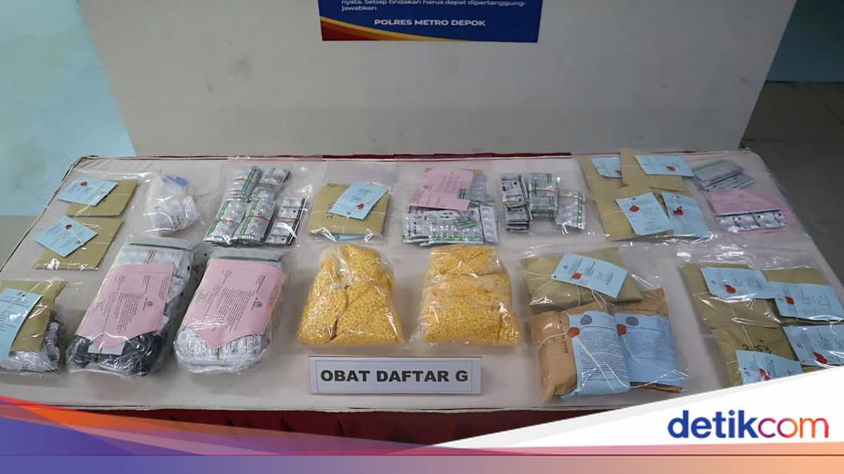 Depok Police Seize Over 33,000 Prescription Pills from Grocery Store Front
