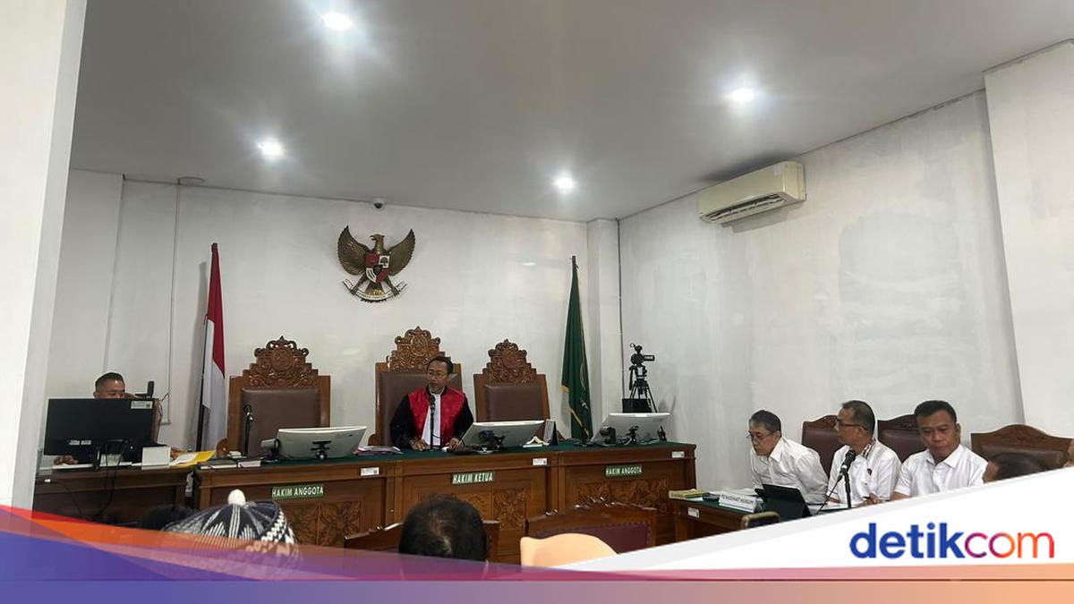 Police Ask Judge to Reject Roy Suryo's Pretrial Motion in Jokowi Diploma Case