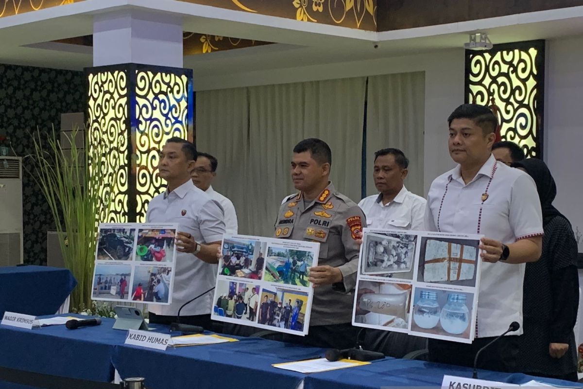 West Java Police Uncover Illegal Trade of 4,000 Clear Lobster Seeds
