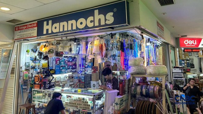 Electronics Sales in Glodok Slump, Traders Warn Buildings Could 'Die'
