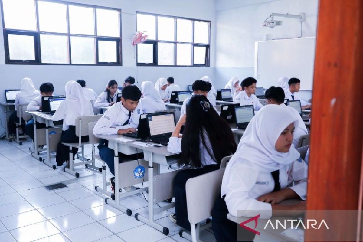West Java Council pushes for equal distribution of senior high schools across all districts