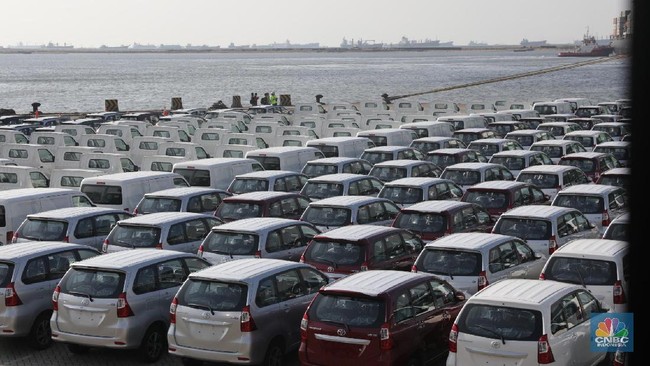 Thai Manufacturing Under Pressure, Car Production Plummets
