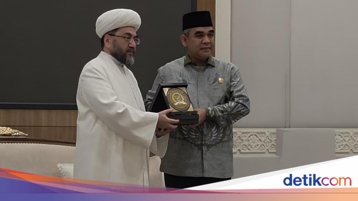 Meeting Grand Mufti of Uzbekistan, MPR Speaker Discusses Tolerant Islam and Unity