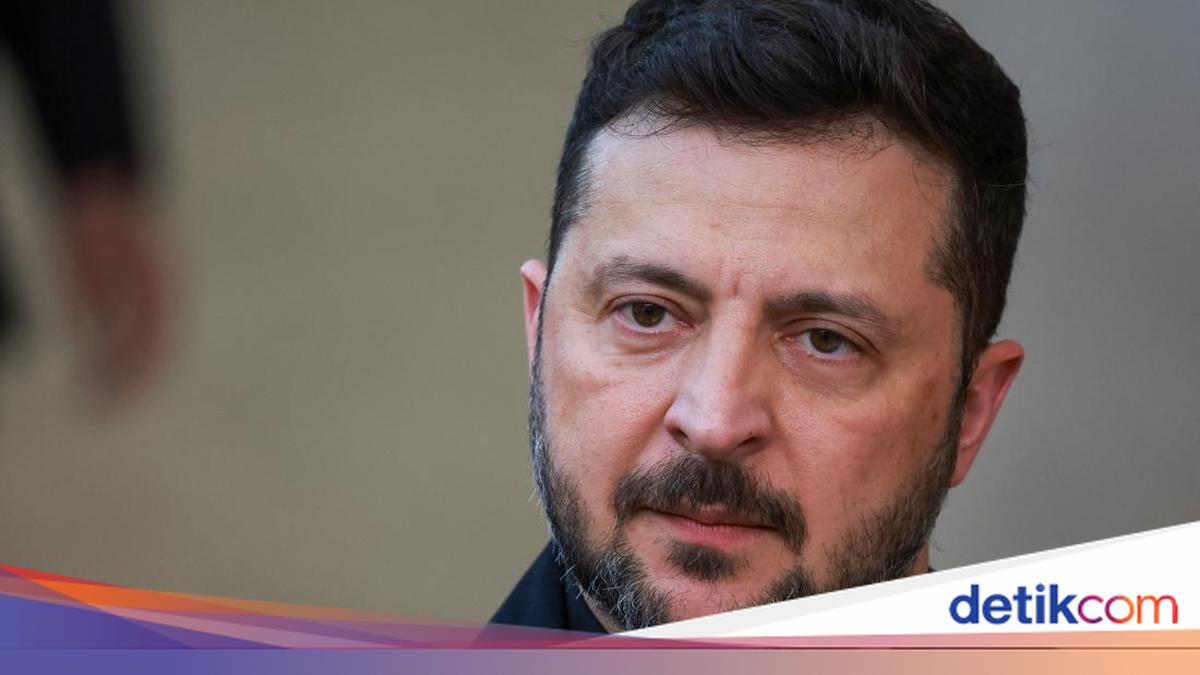 Zelensky Mocks Russia's Fuel Crisis Caused by War
