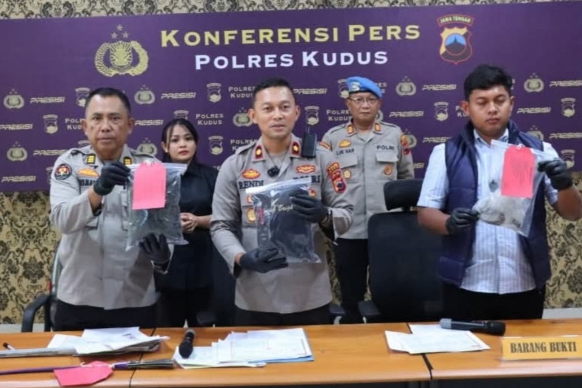 Husband and Wife Arrested in Kudus for Molotov Cocktail Attack on Home