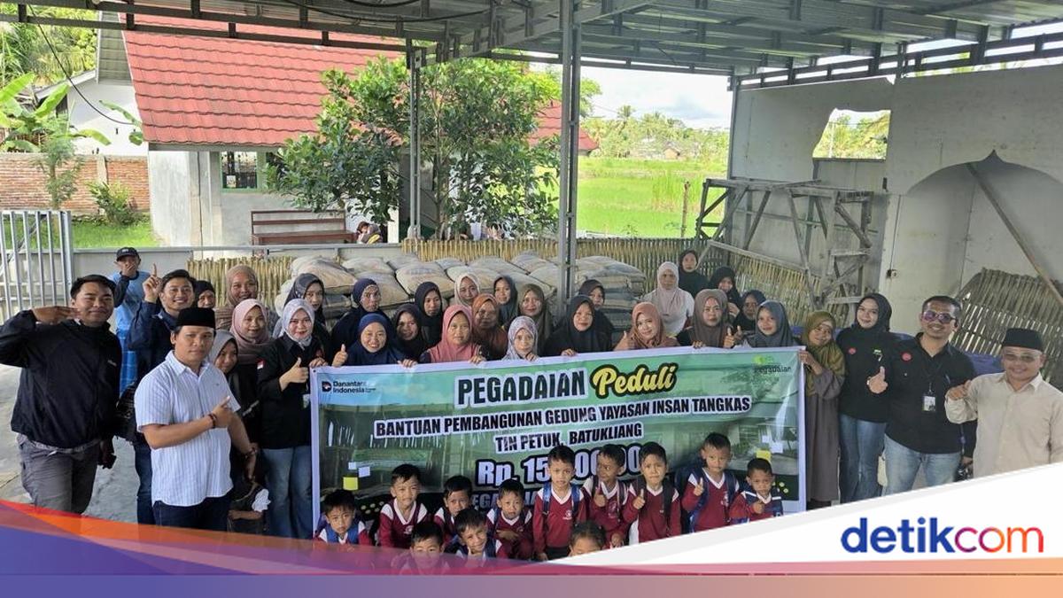 Pegadaian Praya Supports Construction of New Classrooms in Central Lombok