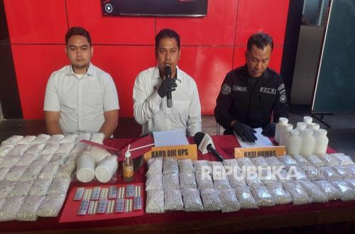 Online Motorcycle Taxi Driver Arrested in Yogyakarta for Distributing 84,000 'Koplo' Pills and Methamphetamine