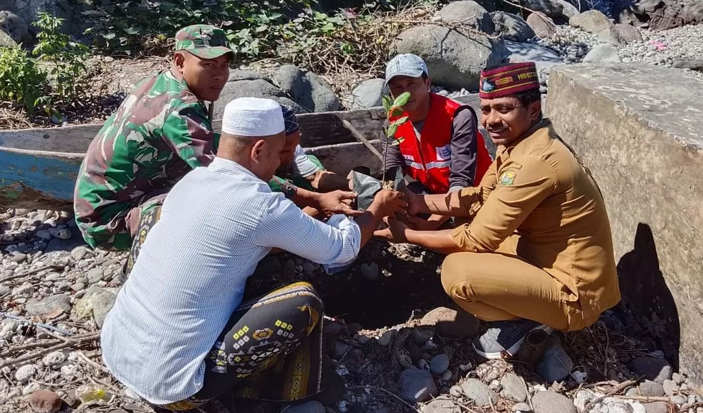 Safeguarding Terong Beach in NTT with an Interfaith Spirit