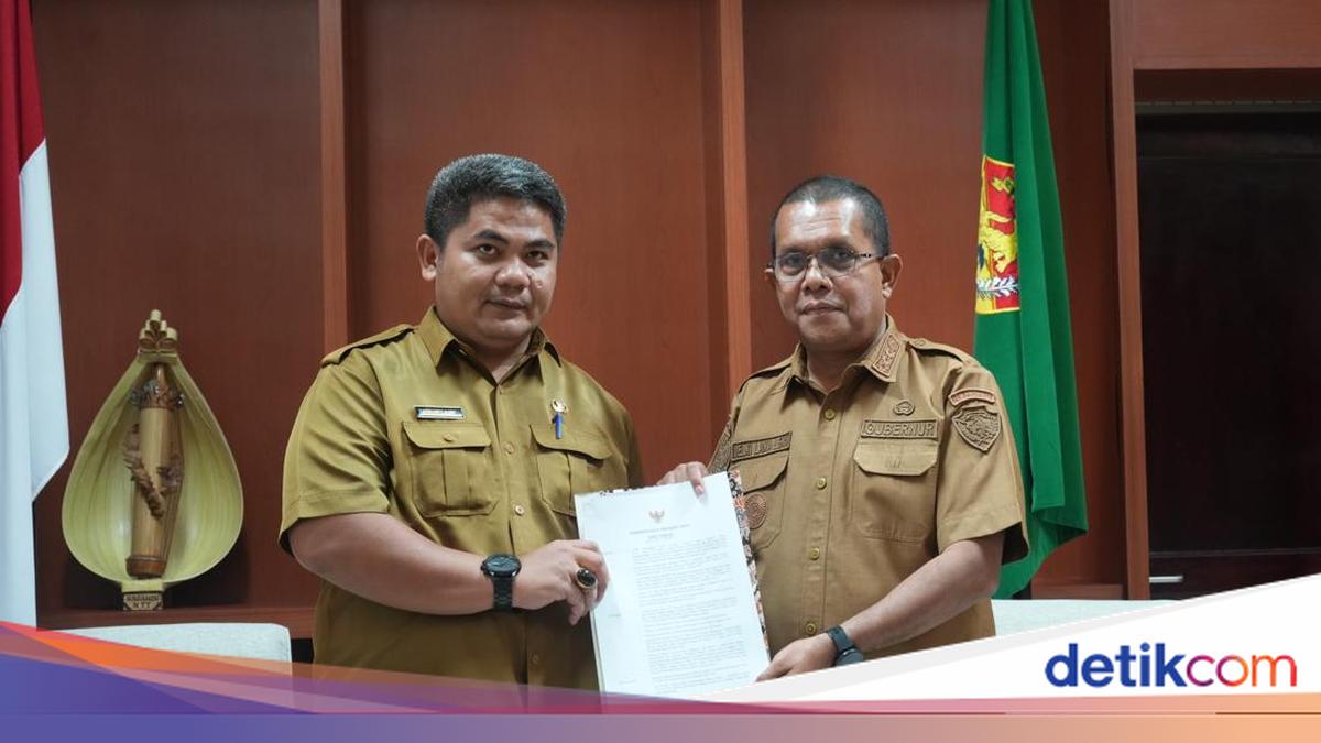 Governor Appoints Yohanes Oktovianus as Acting Regional Secretary of NTT