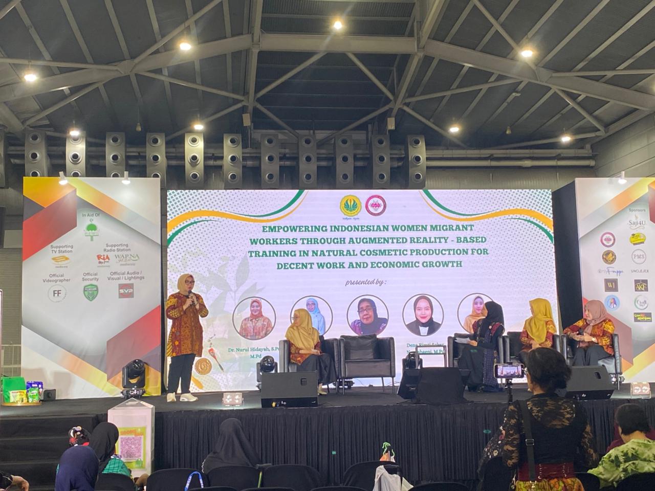 UNJ Lecturers Provide Natural Cosmetic Training for Indonesian Migrant Workers in Singapore