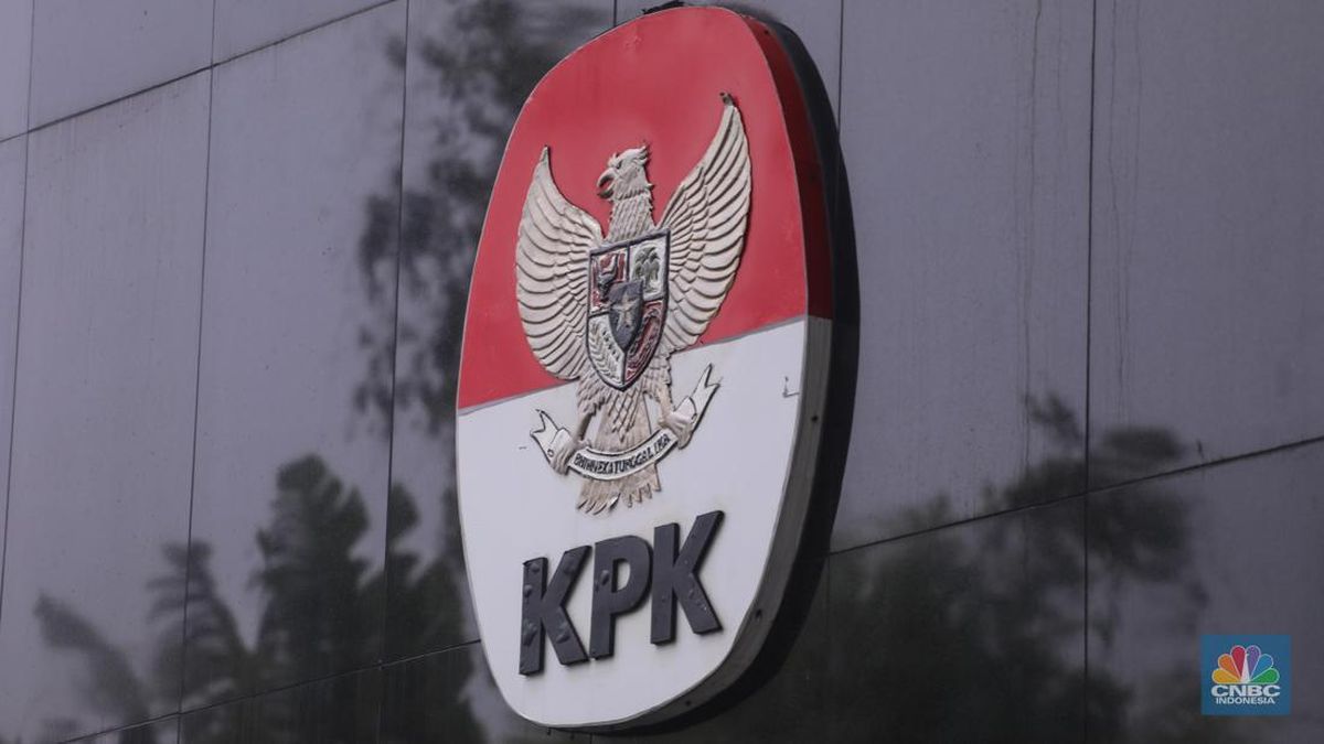 Kuansing Regent and Secretary Surrender to KPK