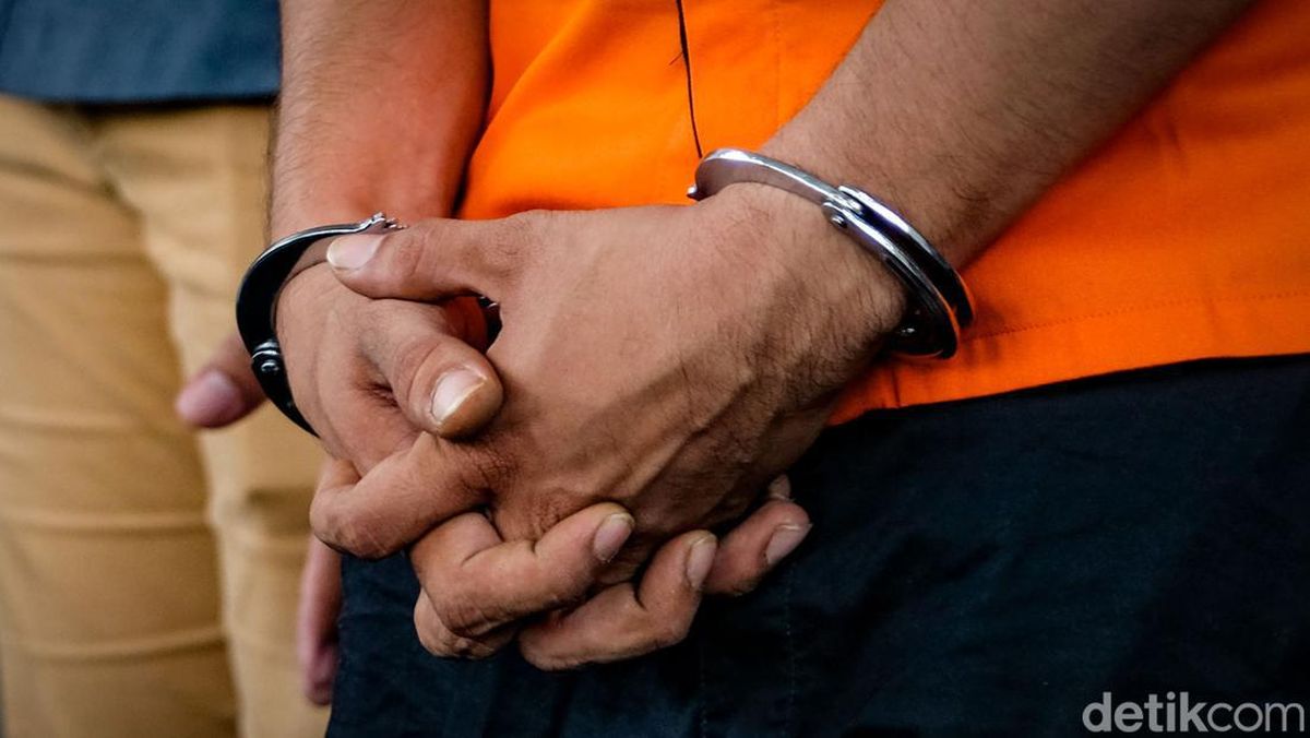 Retired Police Officer in Lampung Involved in Debt Collector Syndicate, Car Seized