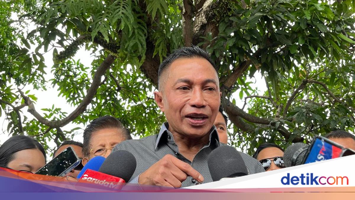 Dharma Pongrekun's Constitutional Challenge Against Health Law Provisions Fails