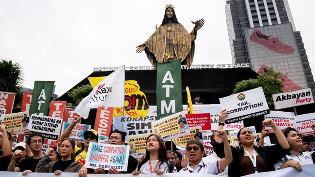 Political Tensions Escalate in the Philippines as Mass Protest Engulfs Capital