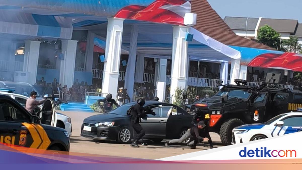 Police Personnel Showcase Skills Before Prabowo at 80th Bhayangkara Day Ceremony