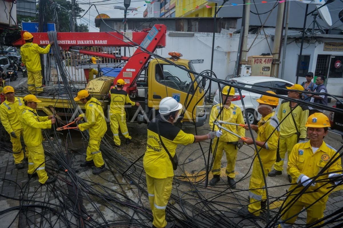 Legislator urges utility network organisation to be a priority in Jakarta