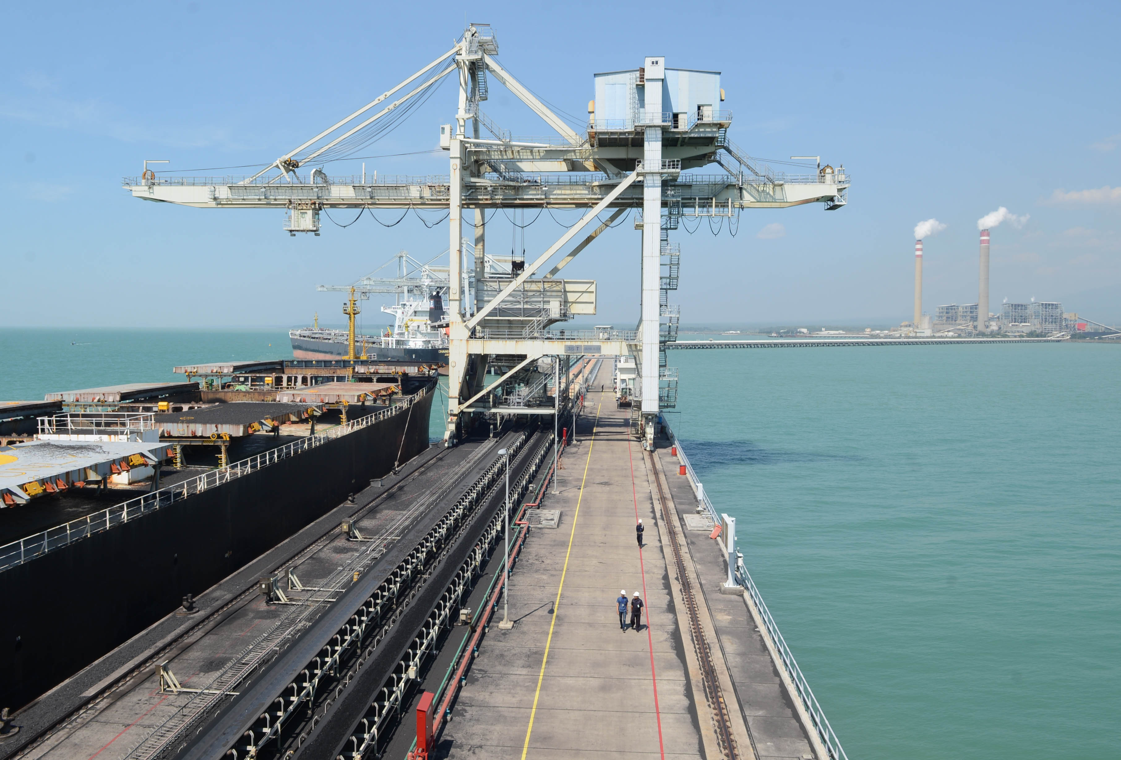 May 2026 Trade Deficit: Economist Highlights Impact of Hormuz Strait Disruptions
