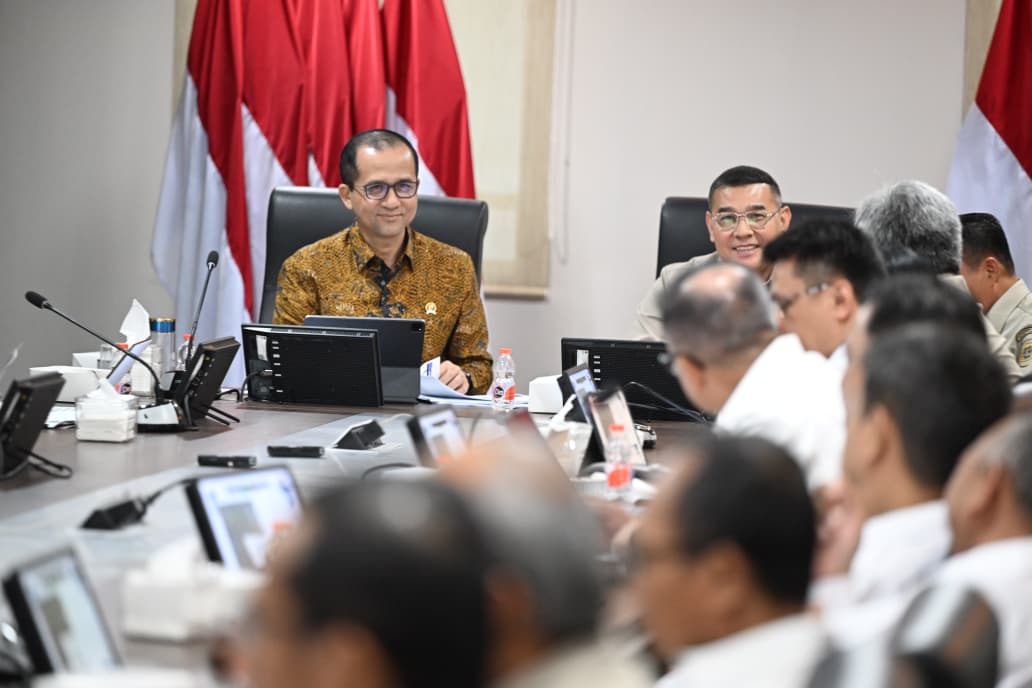 Transmigration Minister Iftitah Oversees Resolution of 17-Year Land Dispute in Muaro Jambi