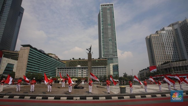 Indonesia Hit by Two Major Economic Shocks: Manufacturing Slump and Trade Deficit