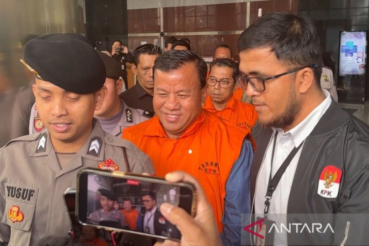 Kuansing Regent and Secretary Officially Detained by KPK