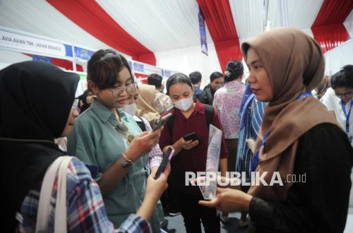 Candidates Accompanied by Parents to Job Interviews Considered a Red Flag