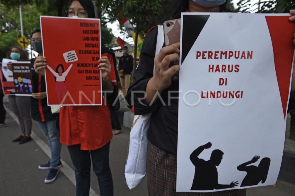 Factors that can trigger victim-blaming behaviour in violence cases