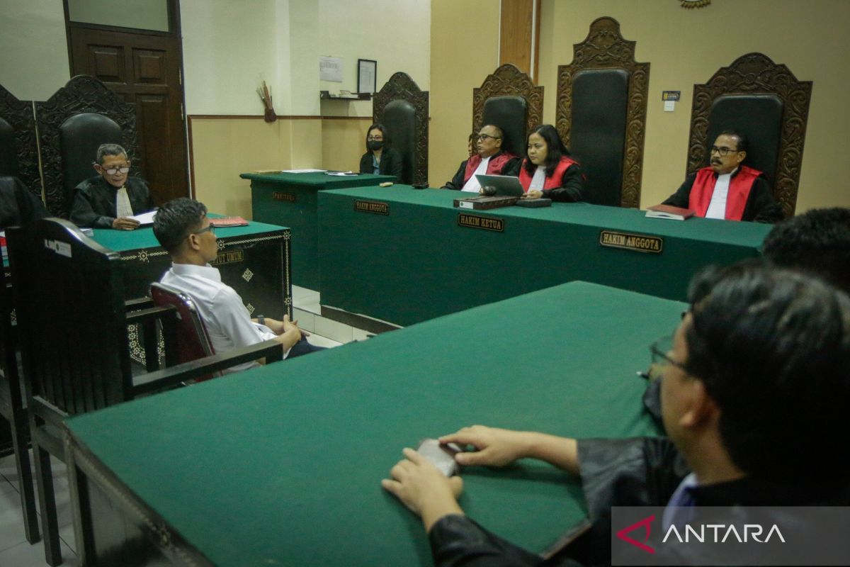 Prosecutors seek 1.5-year prison terms for three who bribed NTB council members