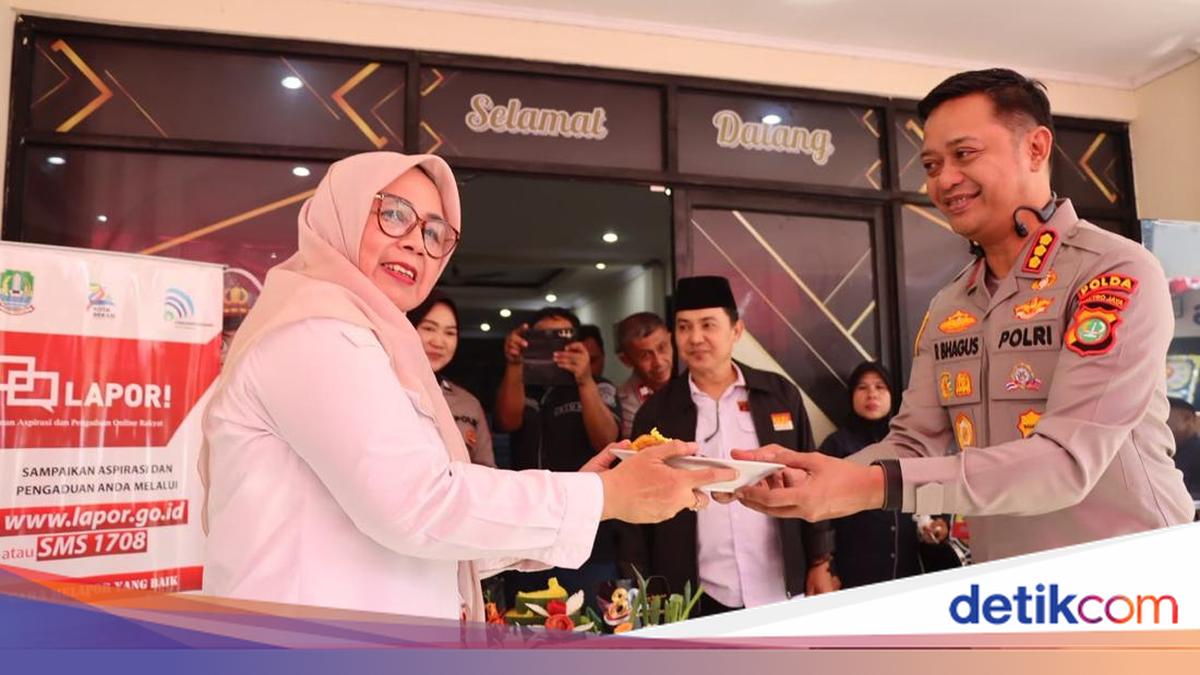 Bhayangkara Day: Metro Jaya Police Cut Tumpeng and Share with Orphans in Bekasi