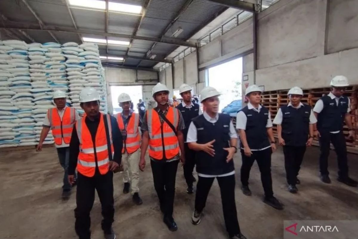 Pupuk Indonesia Ensures Subsidised Fertiliser Stocks in East Java Are Secure