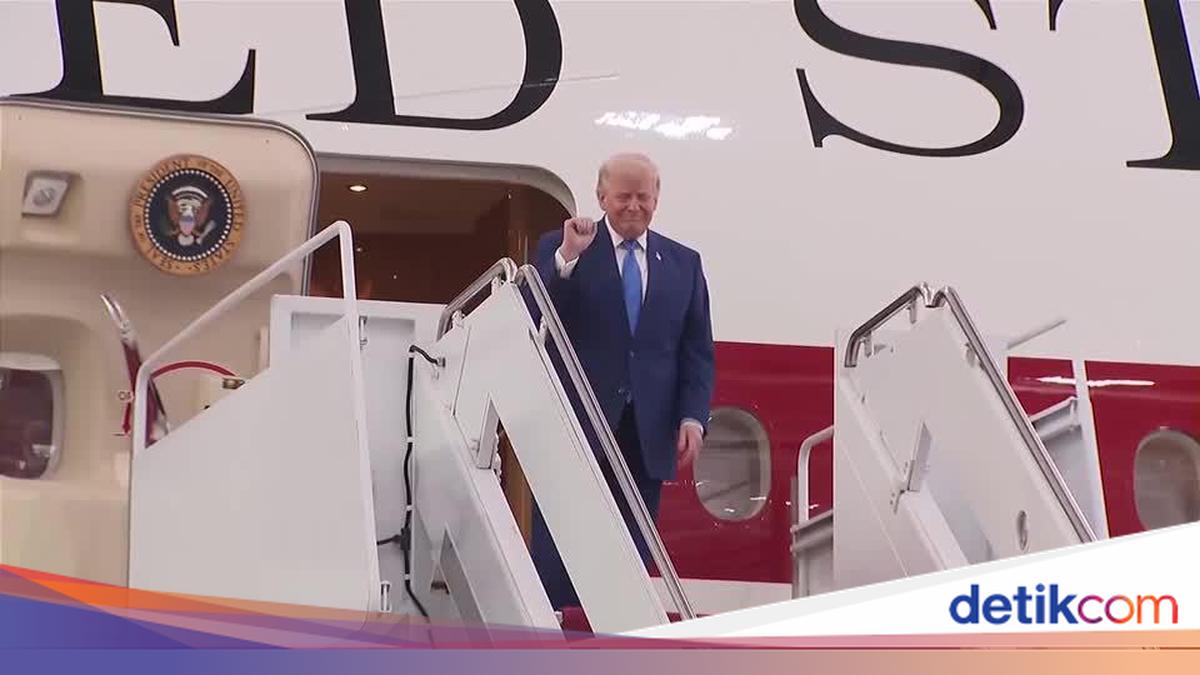 Trump Delighted Ahead of Maiden Flight on Air Force One Gifted by Qatar