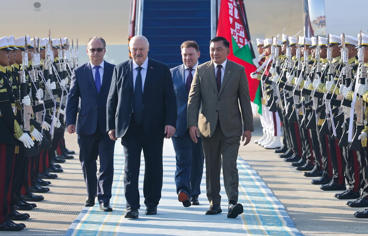 Belarusian President Arrives in Jakarta, Defence Minister Sjafrie Eyes Strategic Cooperation
